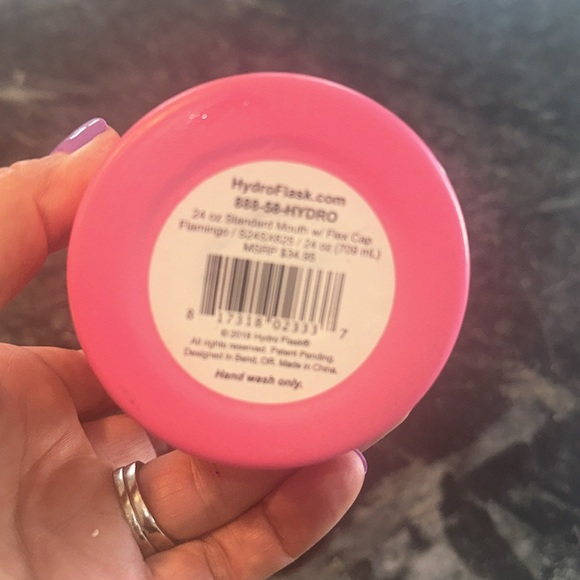 Pink 24 ounce Hydro flask, hot or cold thermal insulated. In good condition. - Picture 2 of 4